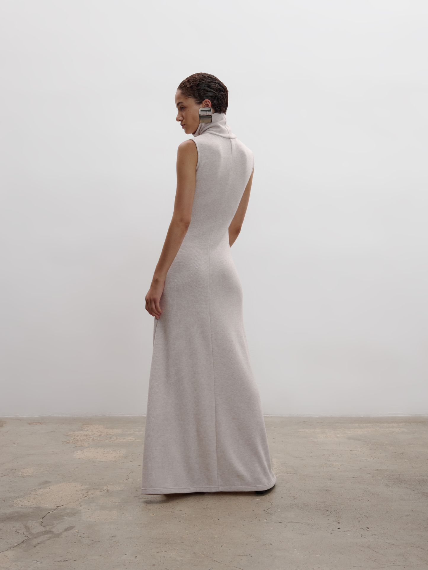 SLEEVELESS MAXI DRESS
