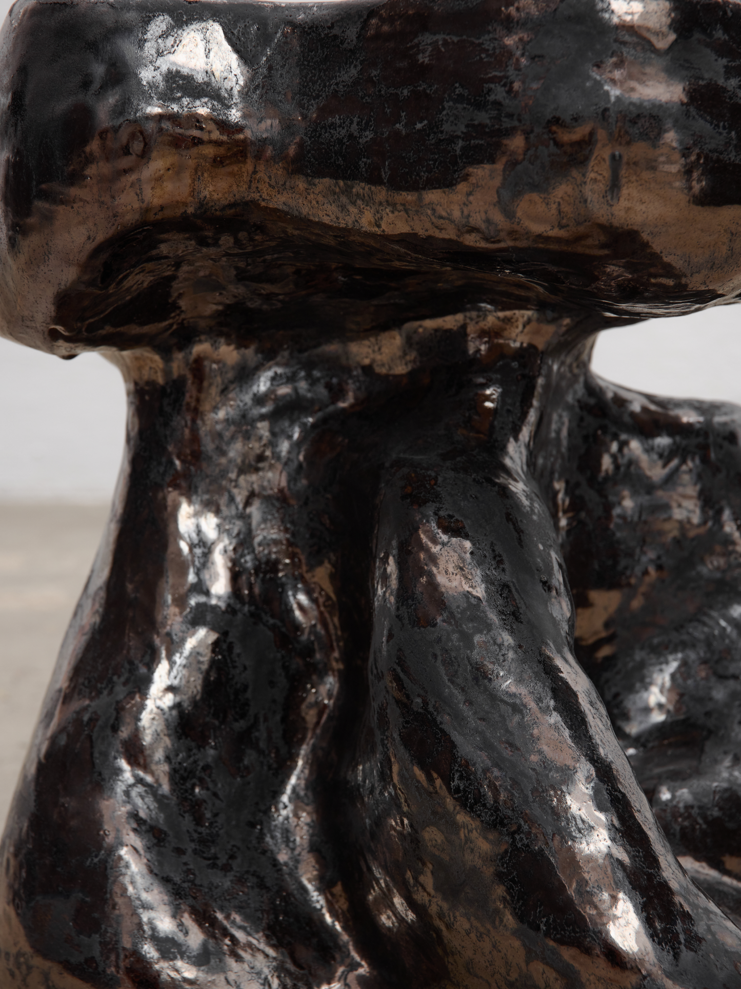 MAGDALENA SZMYDTKE CERAMIC OBJECT "DARK REFLECTION"