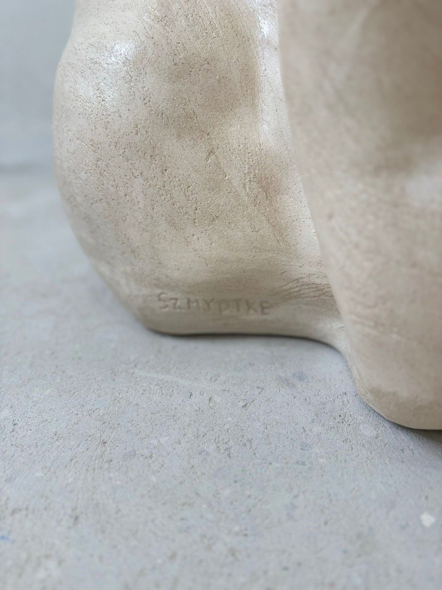 MAGDALENA SZMYDTKE CERAMIC OBJECT