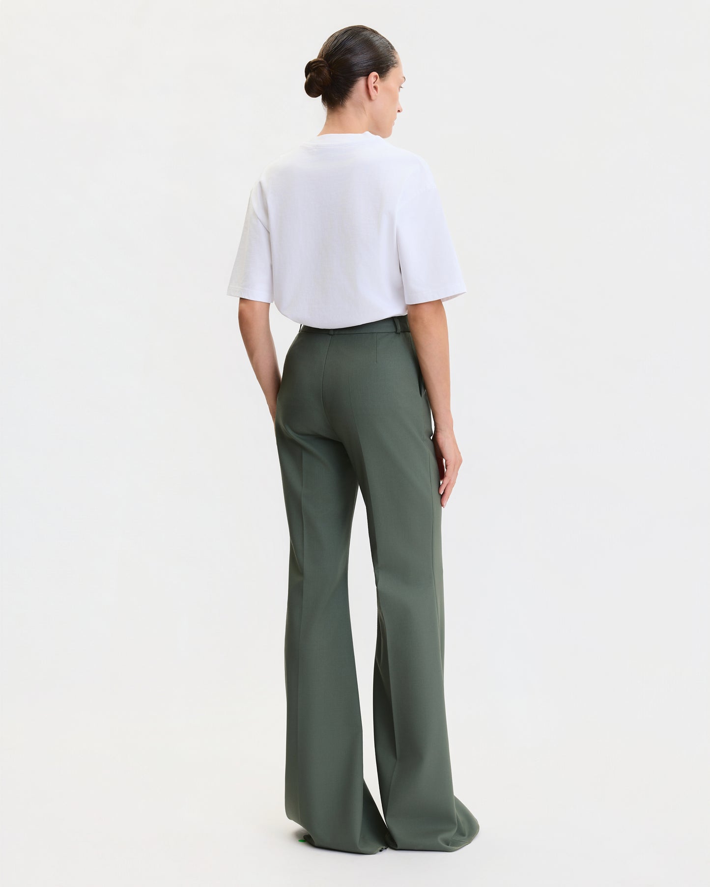 THE SIGNATURE FLARED PANTS