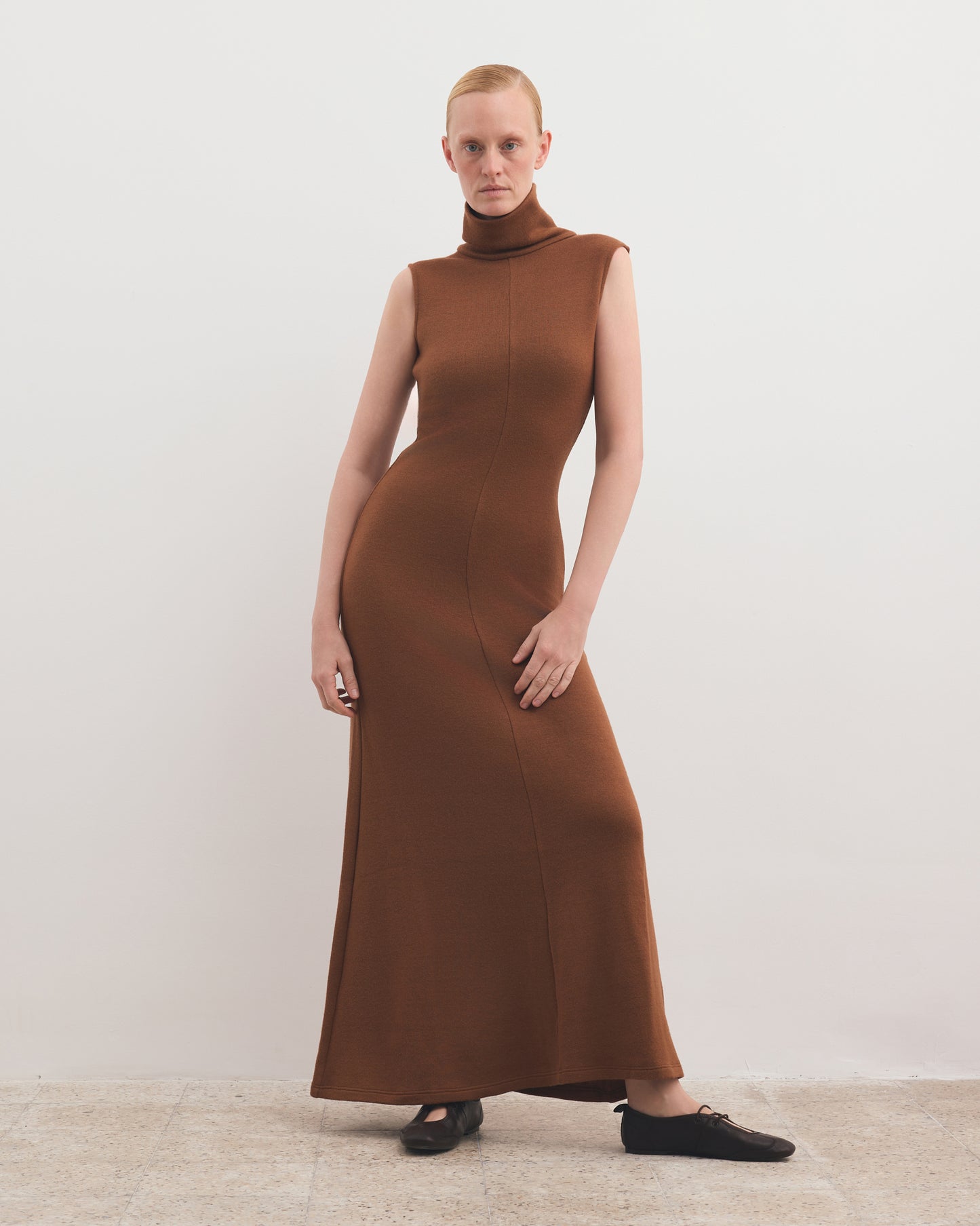 SLEEVELESS MAXI DRESS IN CAMEL