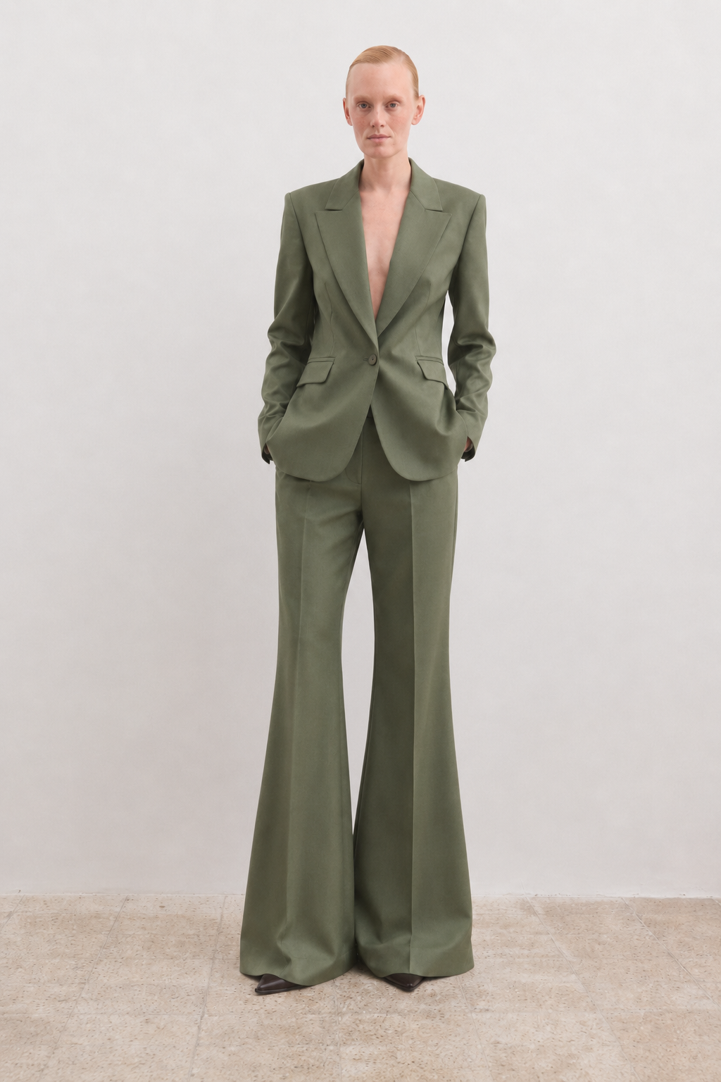 THE FLARED PANTS