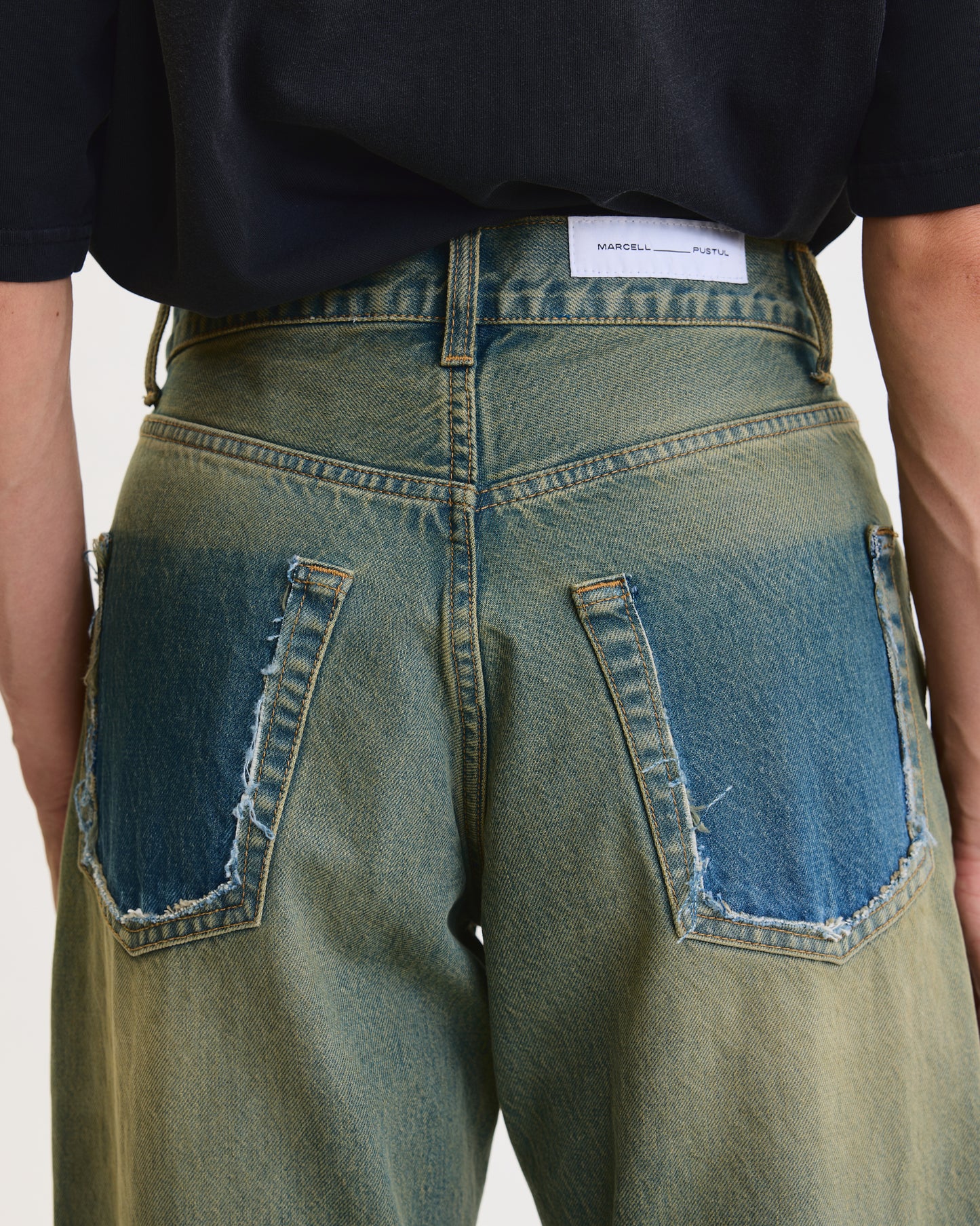 LOOSE FIT JEANS IN FADED BRIGHT GREEN