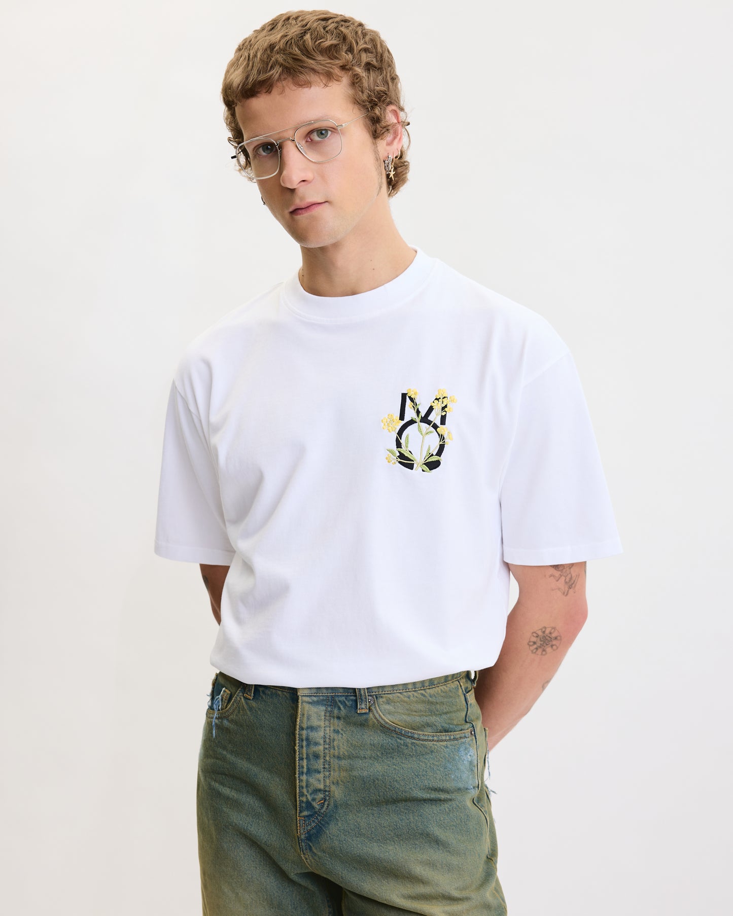 THE ICON CANOLA FLOWER T-SHIRT