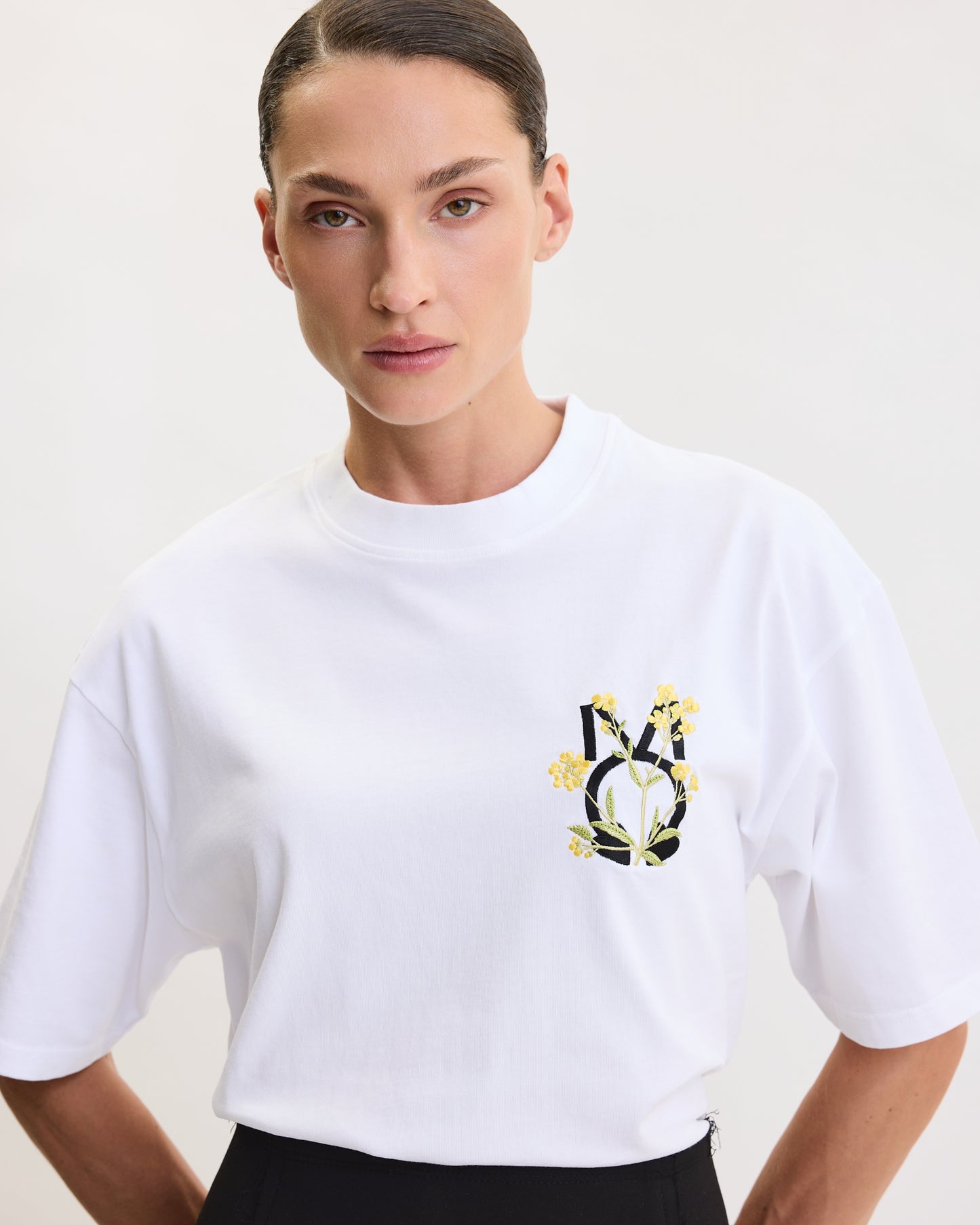 THE ICON CANOLA FLOWER T-SHIRT