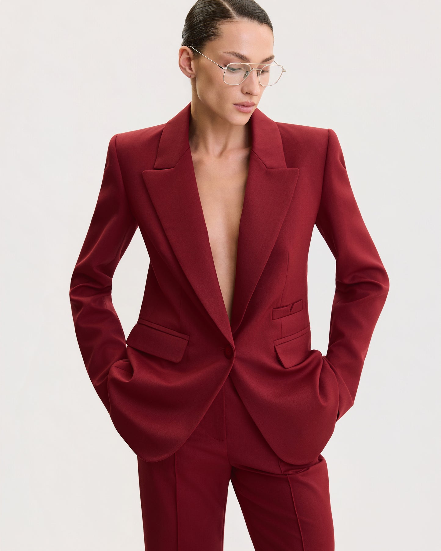 THE SIGNATURE ONE BUTTON BLAZER