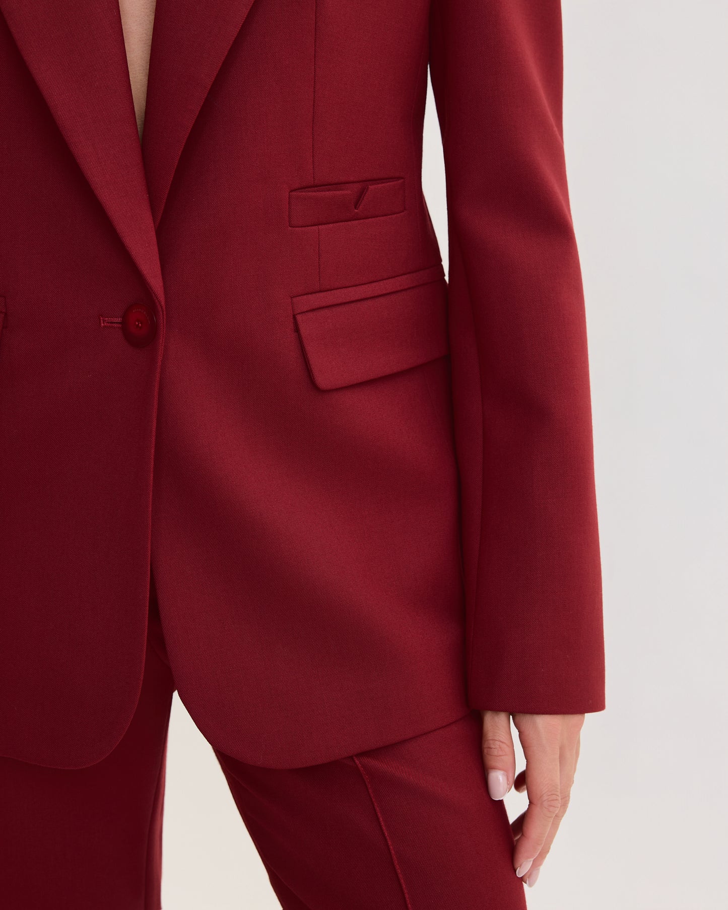 THE SIGNATURE ONE BUTTON BLAZER