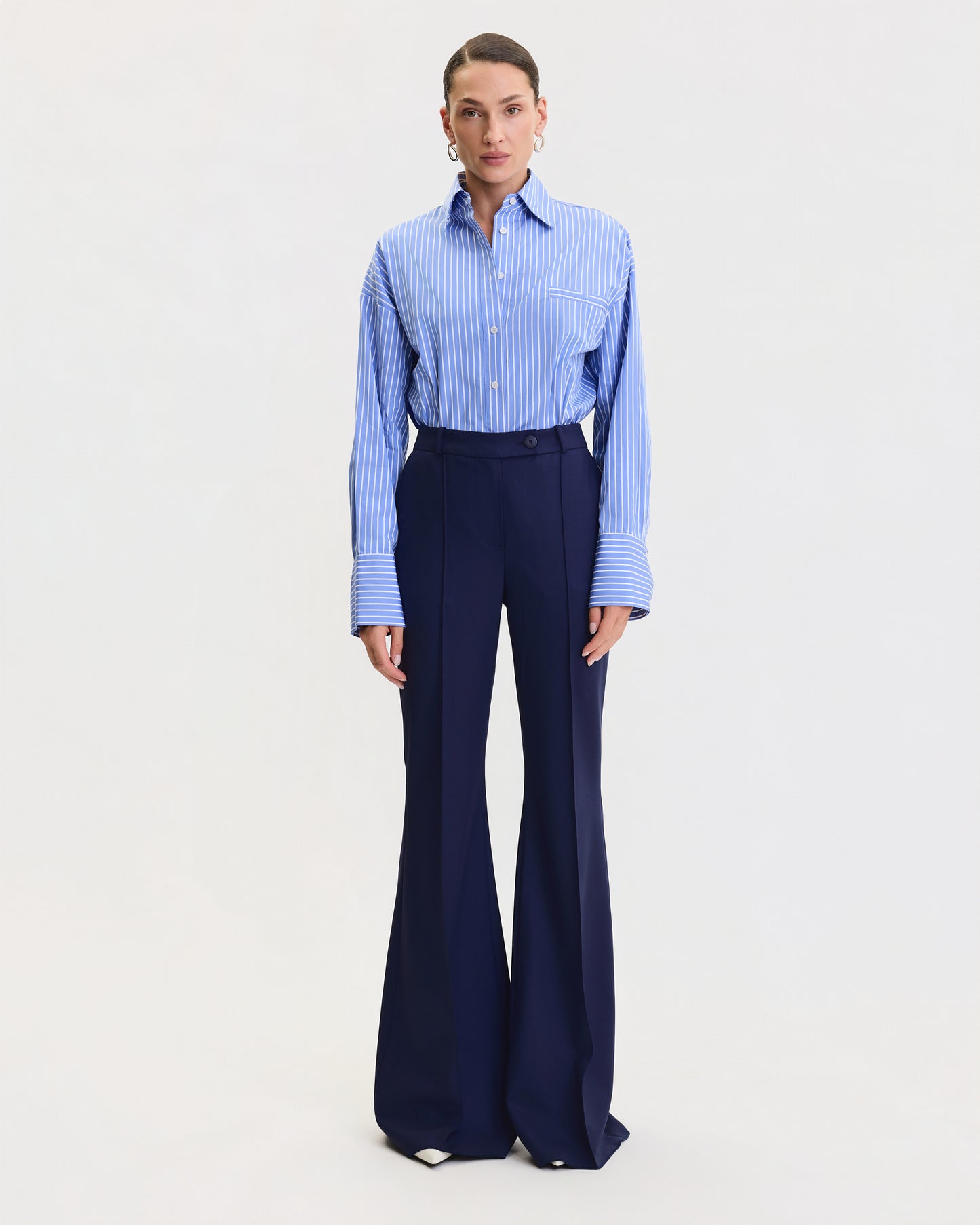 THE SIGNATURE FLARED PANTS
