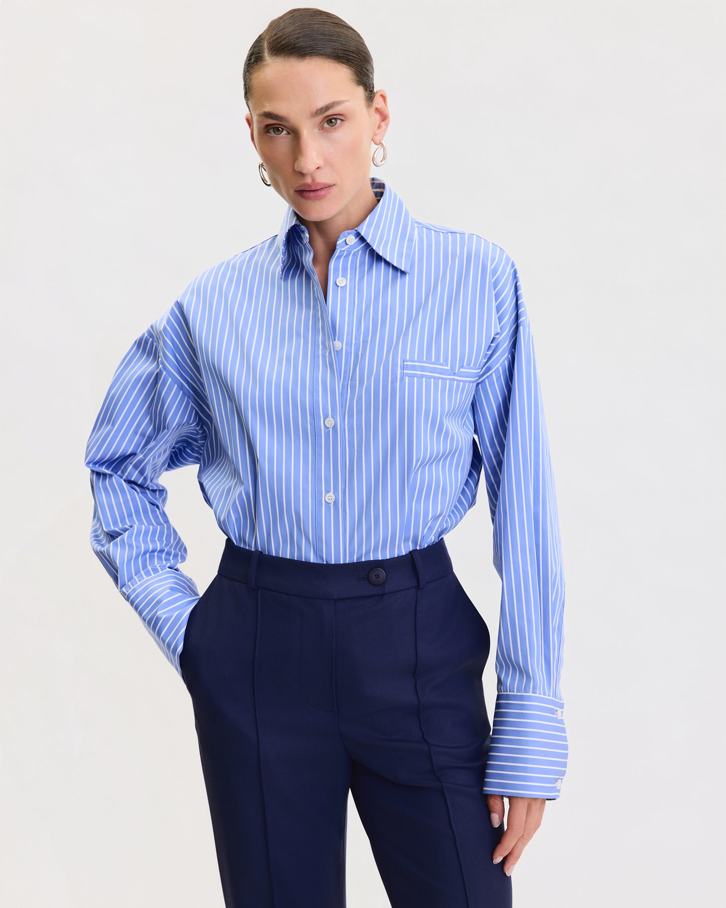 THE SIGNATURE FLARED PANTS