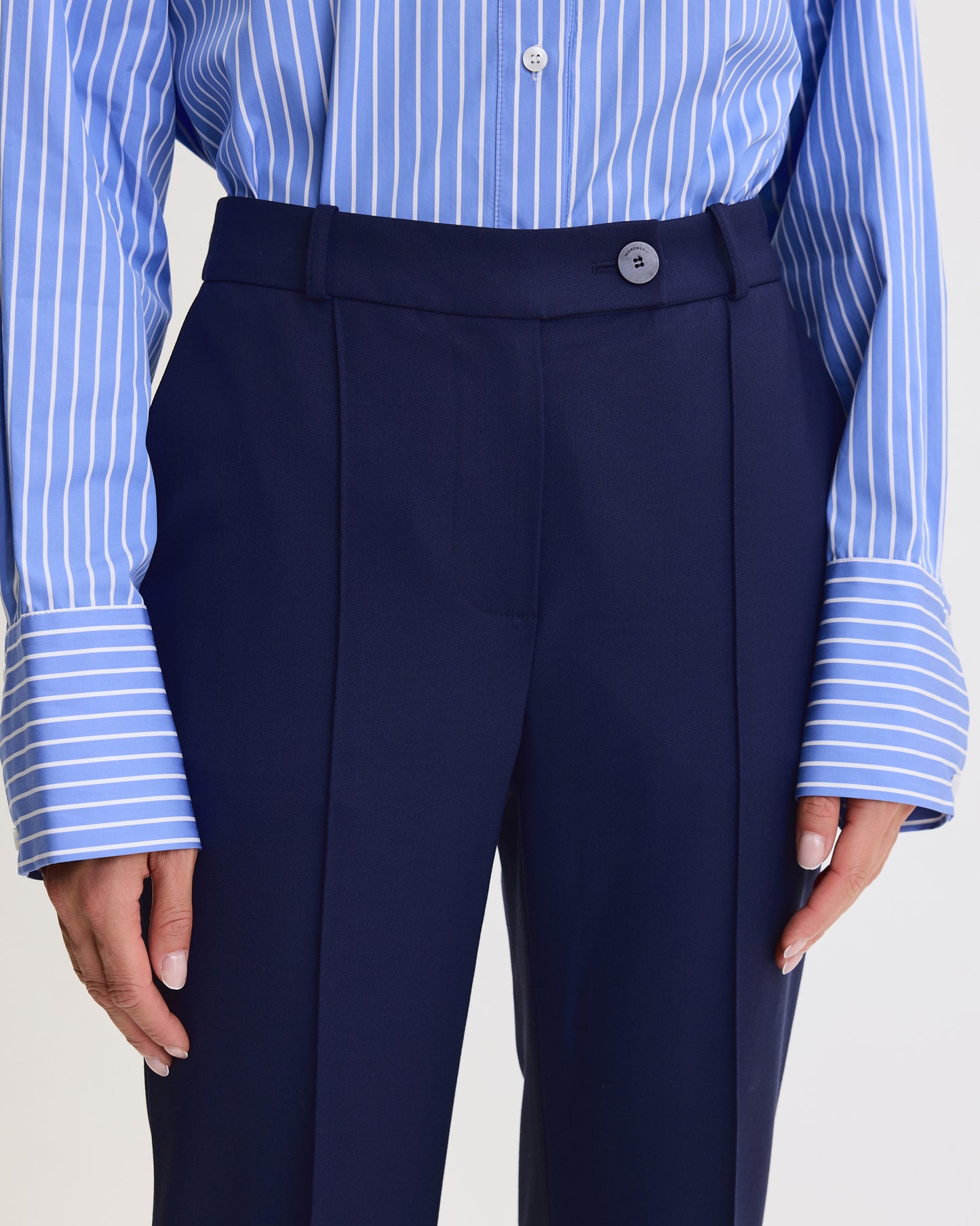 THE SIGNATURE FLARED PANTS