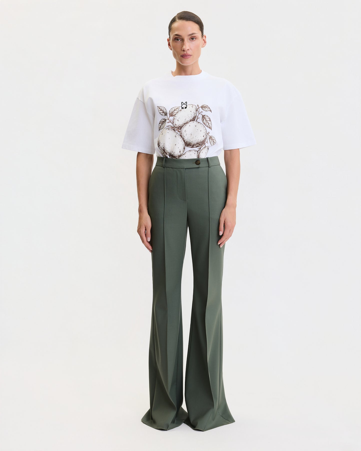THE SIGNATURE FLARED PANTS