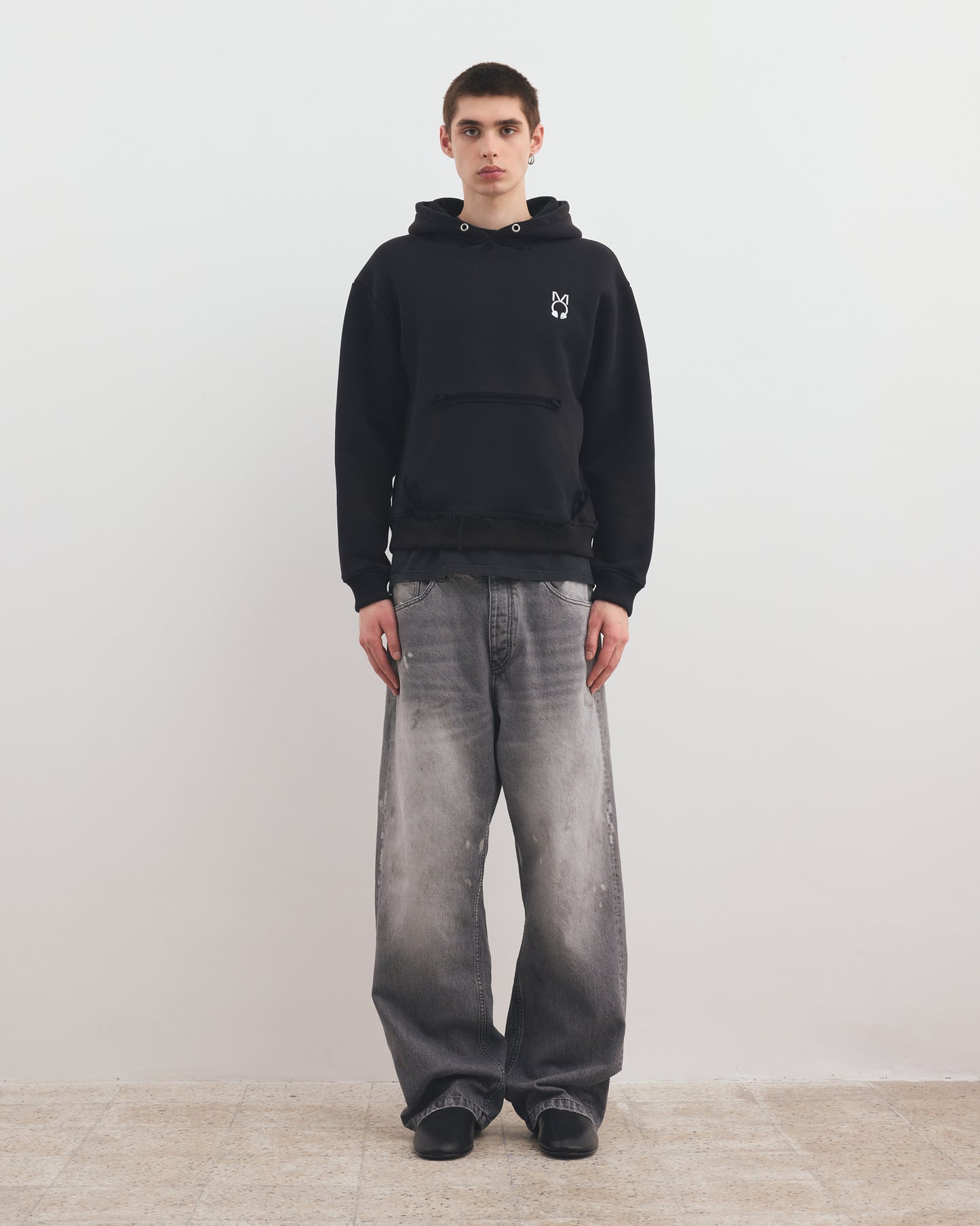 LOOSE FIT JEANS