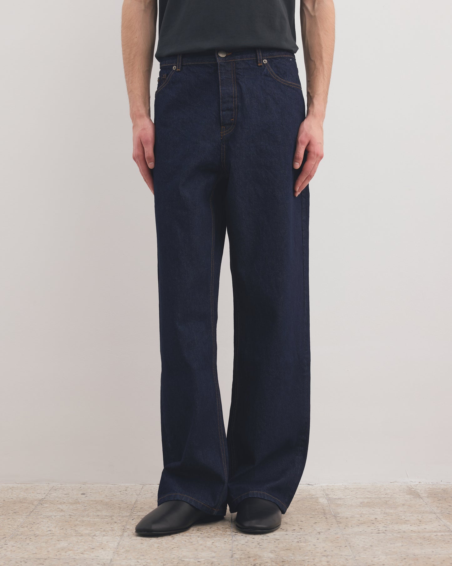 LOOSE FIT JEANS IN RAW INDIGO