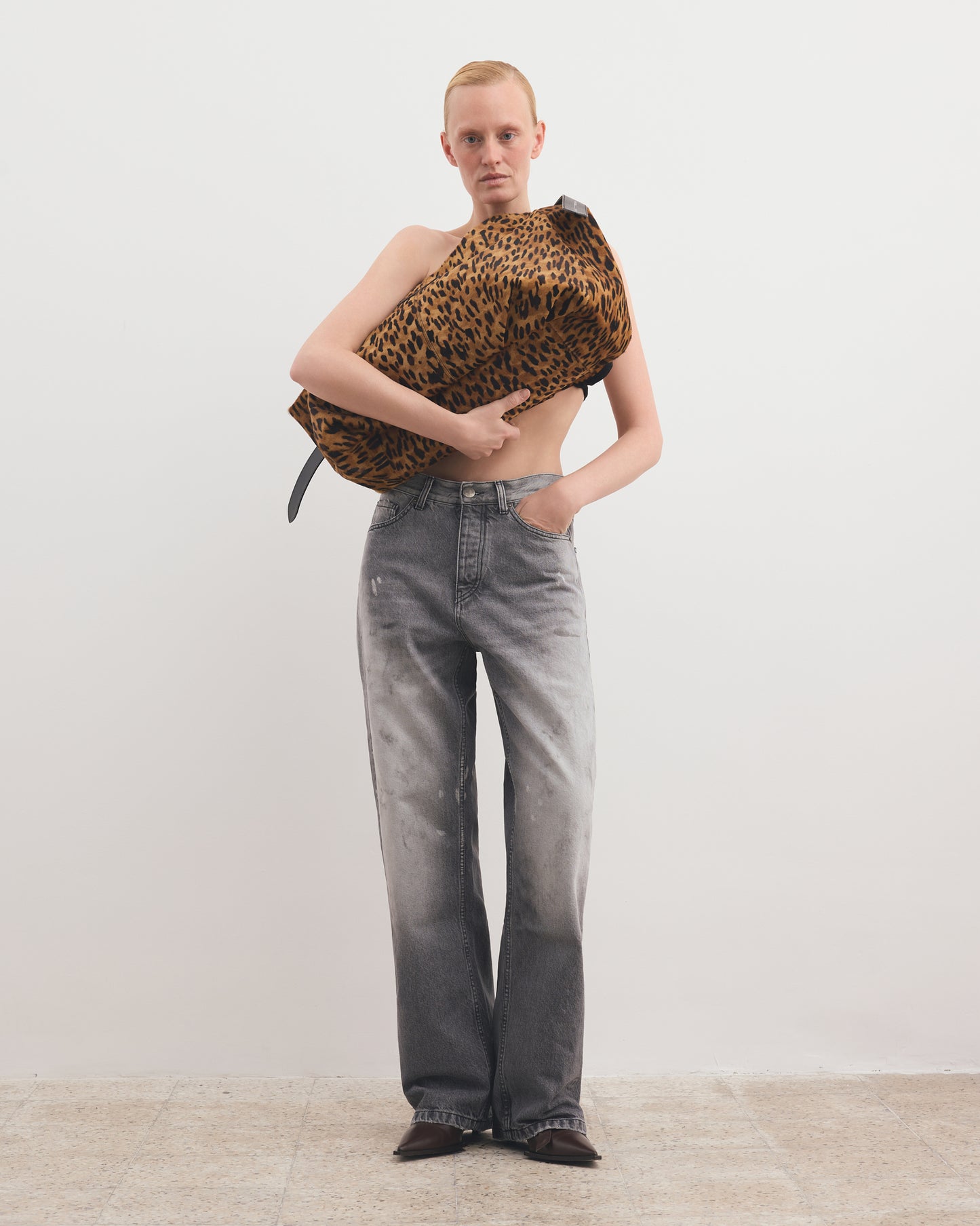 LOOSE FIT JEANS