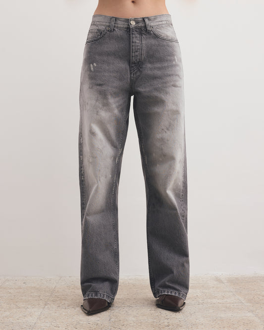 LOOSE FIT JEANS